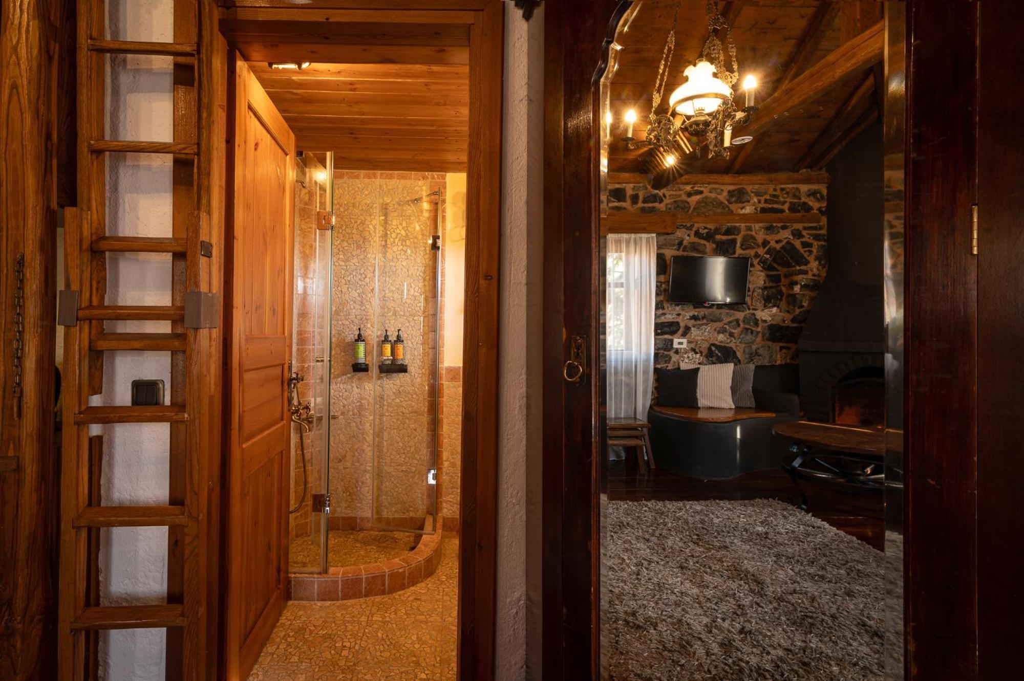 4 Seasons Premium Chalet 팔라이오스 아기오스 아타나시오스 외부 사진