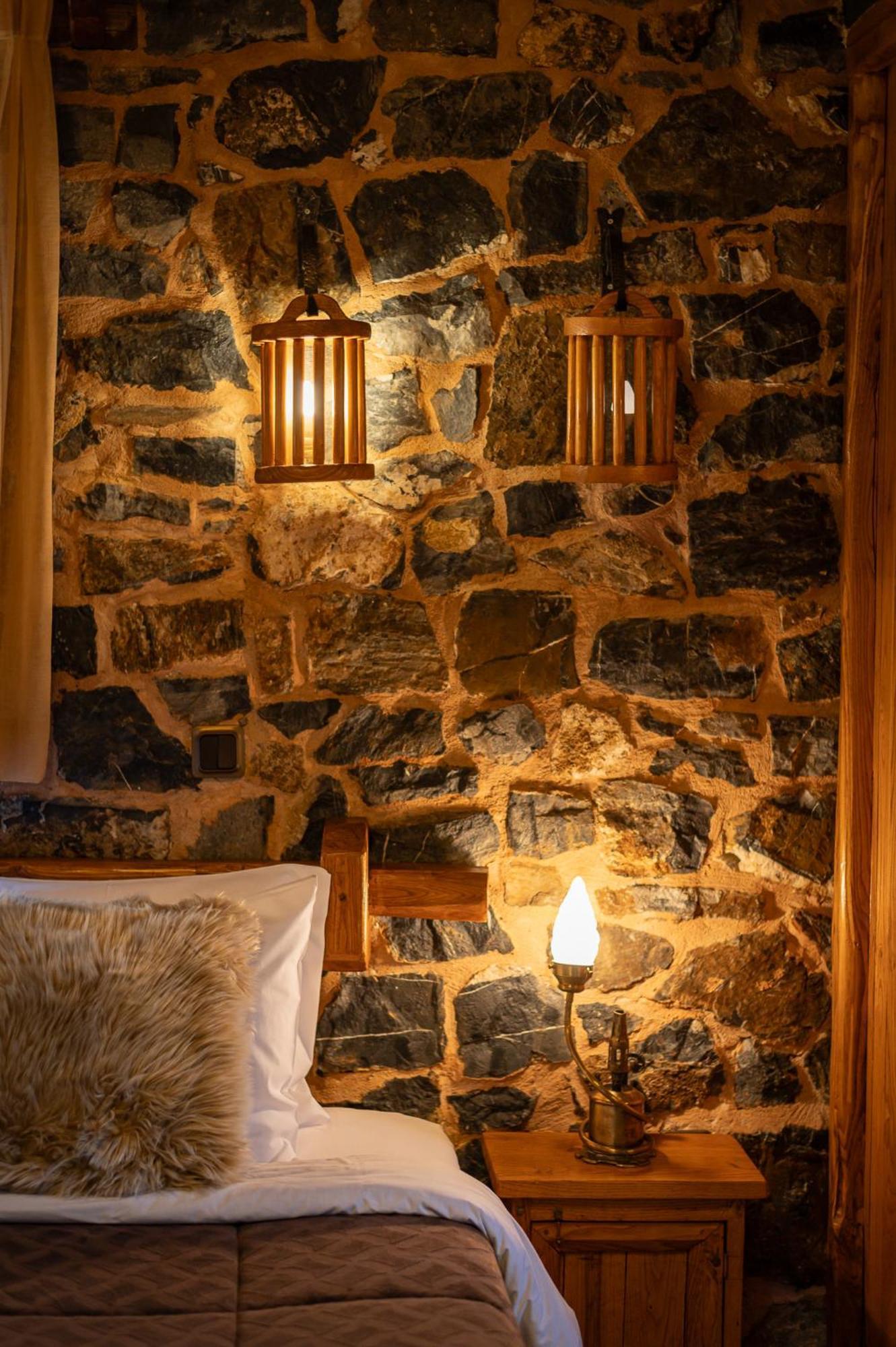 4 Seasons Premium Chalet 팔라이오스 아기오스 아타나시오스 외부 사진